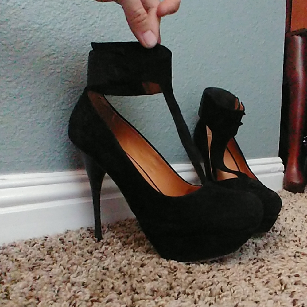 L.A.M.B. Black Leather Stilettos 8M